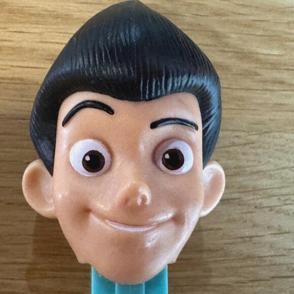 PEZ Candy Dispenser Meet the Robinsons Wilbur, Loose, Blue Stem, Hungary, 2007 - Picture 5 of 16